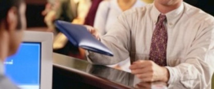 BCR dă credite pentru locuinţele executate silit